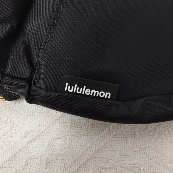🏄🏻‍♀️Lululemon All Night Festival Bag 2L - Black Compact Crossbody - Picture 6 of 8